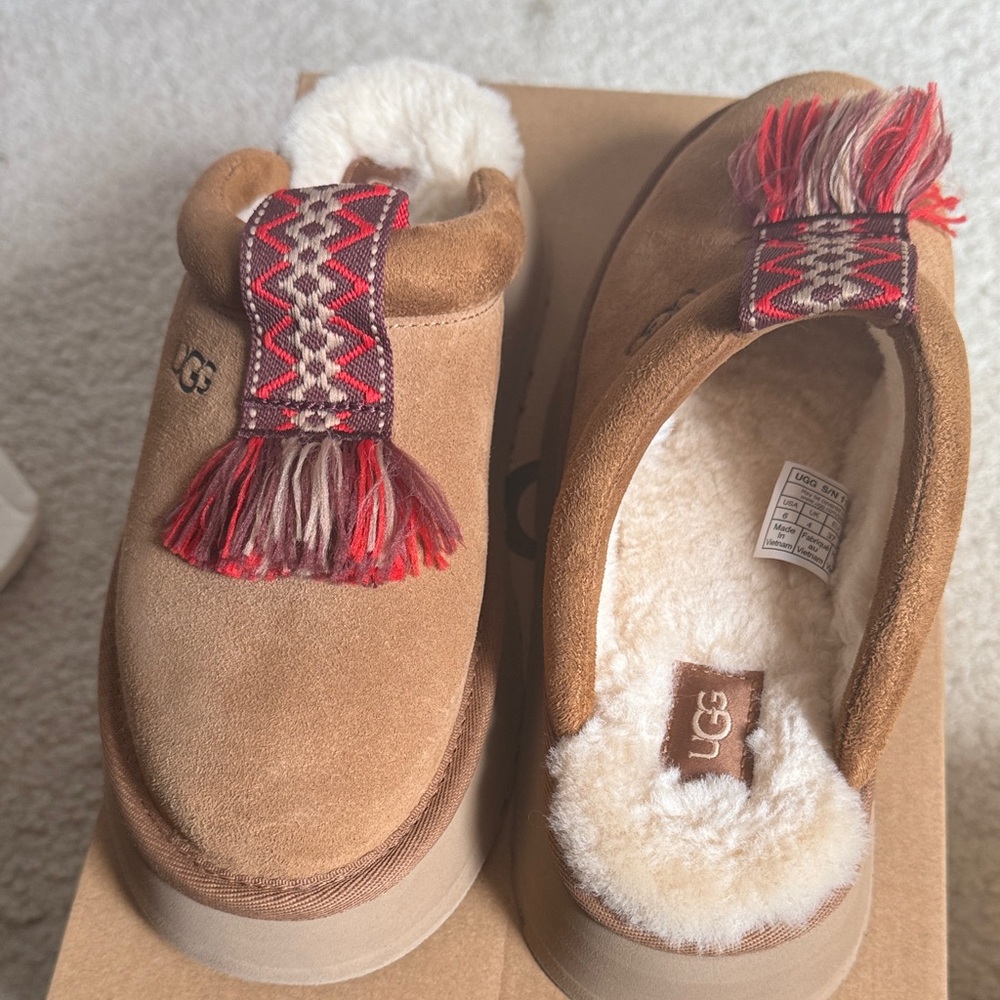 UGG Tazzle Slippers. Tan Suede Slippers with Red and Cream Details